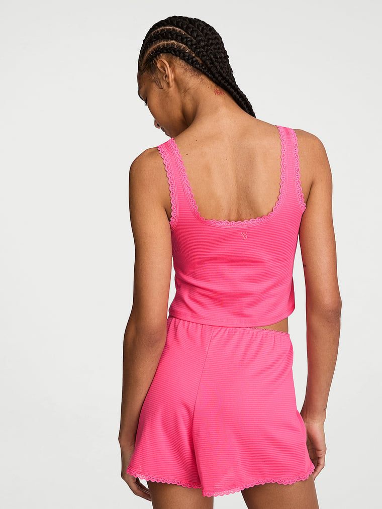 Bavlněná spací souprava – top a kraťasy Shadow Stripe. Produkt je růžové barvy a pochází z kolekce Victoria's Secret.