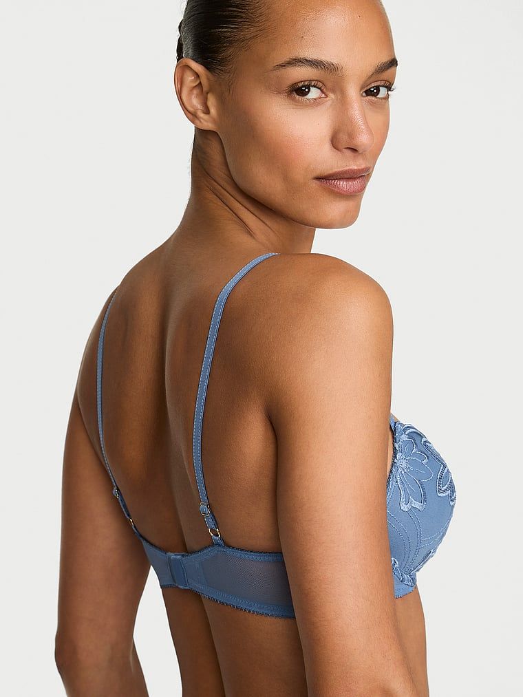 Džínová push-up podprsenka. Produkt je vzorovaný a pochází z kolekce Very Sexy.