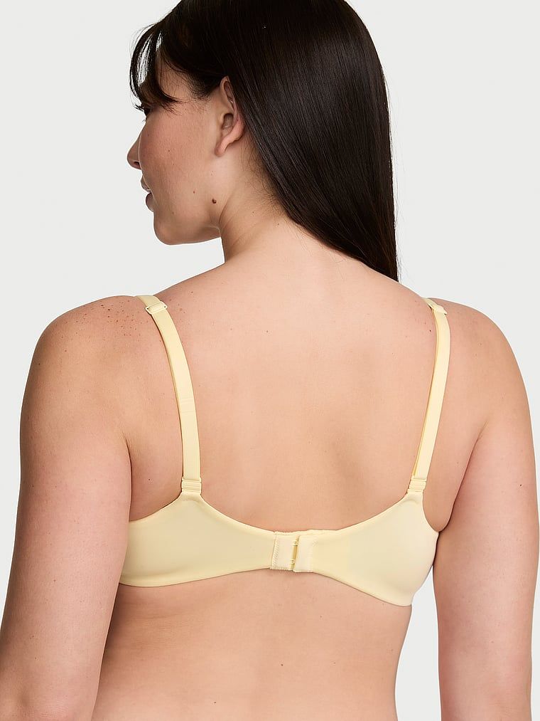 Mírně polstrovaná podprsenka Smooth Demi. Produkt je žluté barvy a pochází z kolekce Body by Victoria.