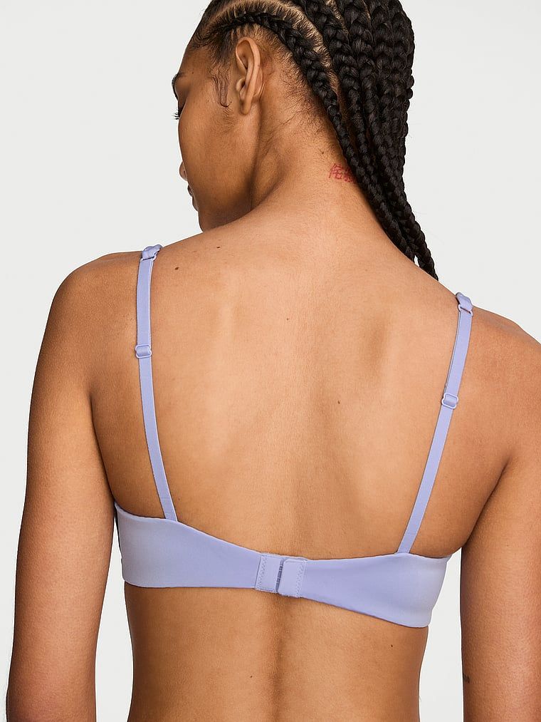 Luxe Contour Scoop mírně polstrovaná podprsenka. Produkt je fialové barvy a pochází z kolekce Body by Victoria.