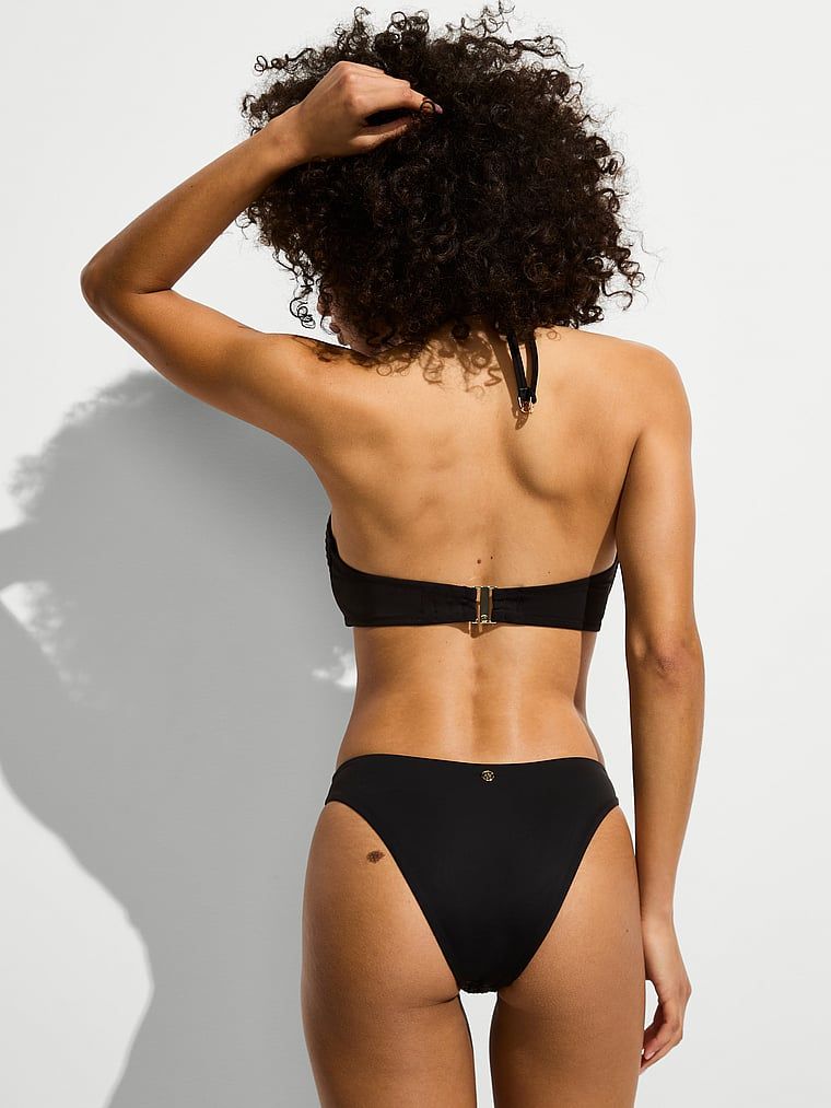 Essential Diamante brazilské bikiny bottom. Produkt je černý a pochází z kolekce Victoria's Secret Swim.