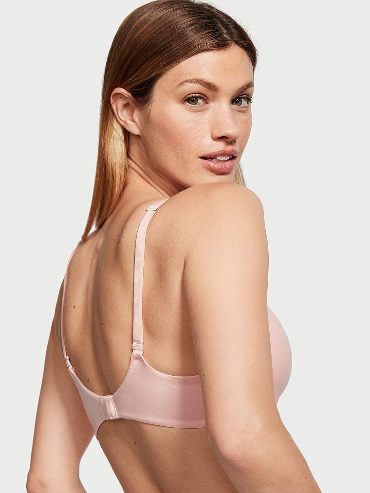 Mírně vyztužená podprsenka se silně vsazenými košíčky Infinity Edge. Produkt je růžový a pochází z kolekce Body by Victoria.