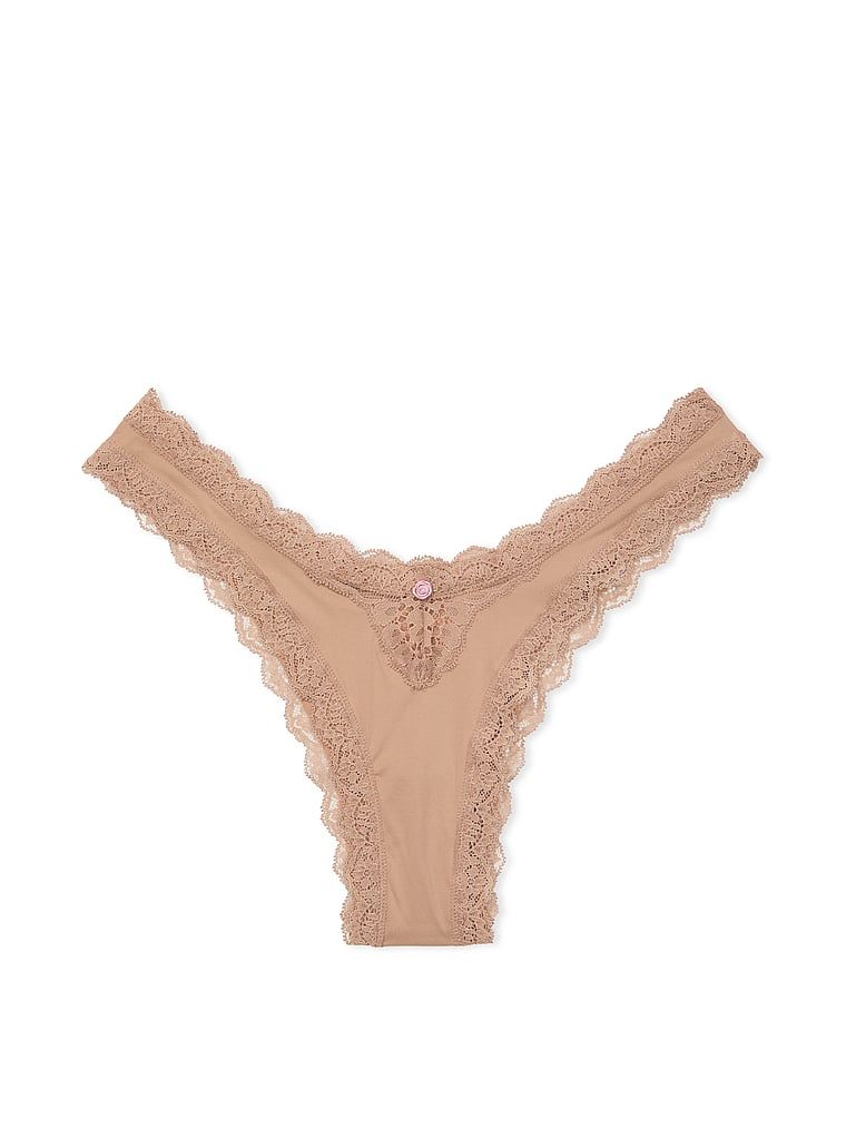 Brazilské kalhotky s krajkou Lace Trim Brazilian. Produkt je béžový a pochází z kolekce Dream Angels.