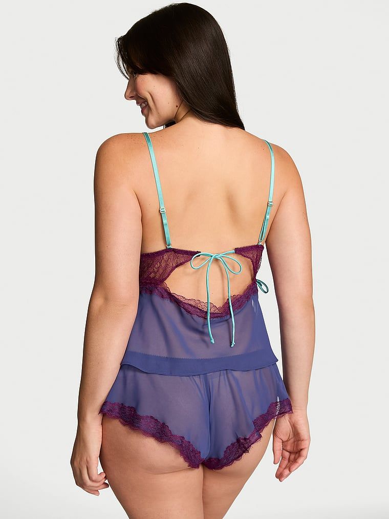 Šifonová sada na spaní – top a kraťasy Tease. Produkt je modré barvy a pochází z kolekce Victoria's Secret.