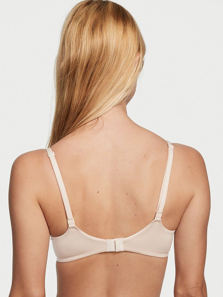 Hladká lehce podšitá Demi mírně vyztužená podprsenka. Produkt je béžový a pochází z kolekce Body by Victoria.
