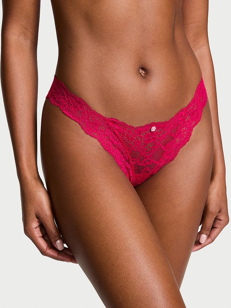 Brazilské krajkové kalhotky. Produkt je růžové barvy a pochází z kolekce Dream Angels.
