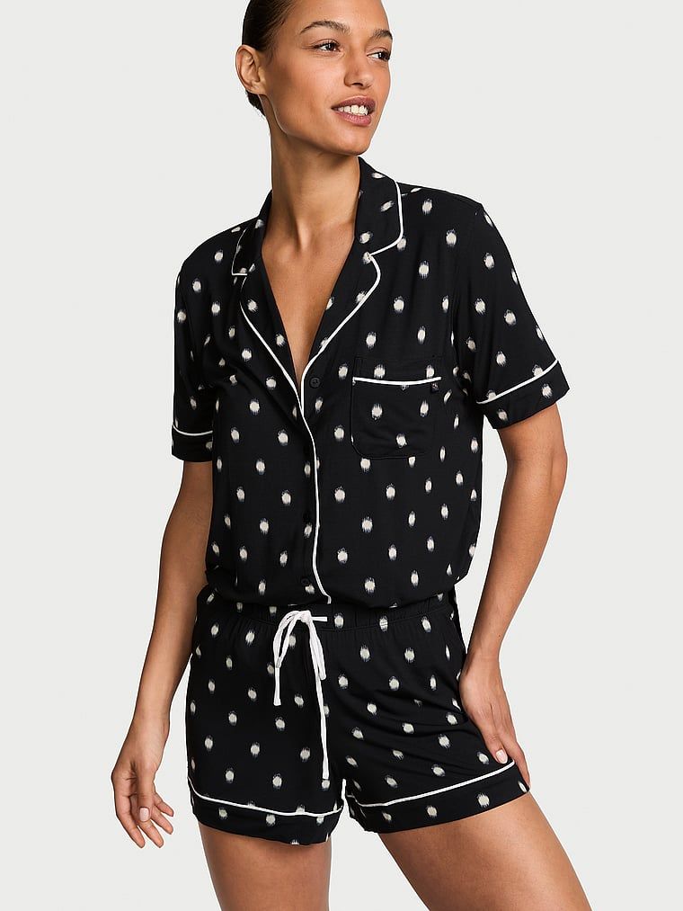 Modální pyžamo se SoSoft kraťasy. Produkt má vzorovanou barvu a pochází z kolekce Victoria's Secret.