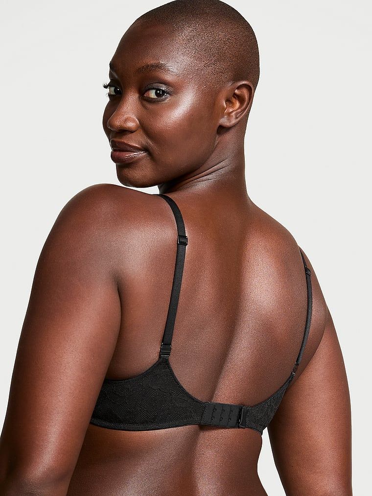 Krajková podprsenka Invisible Lift Demi. Produkt je černý a pochází z kolekce Body by Victoria.