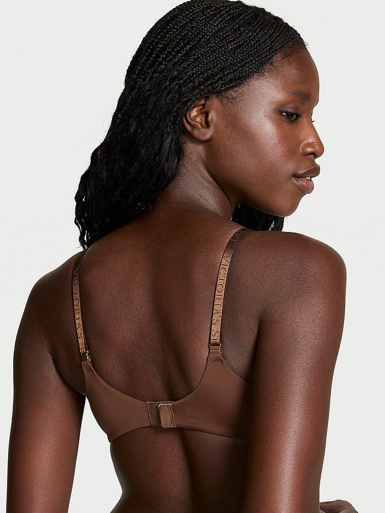 Hladká Demi mírně vyztužená podprsenka. Produkt je hnědý a pochází z kolekce triček.