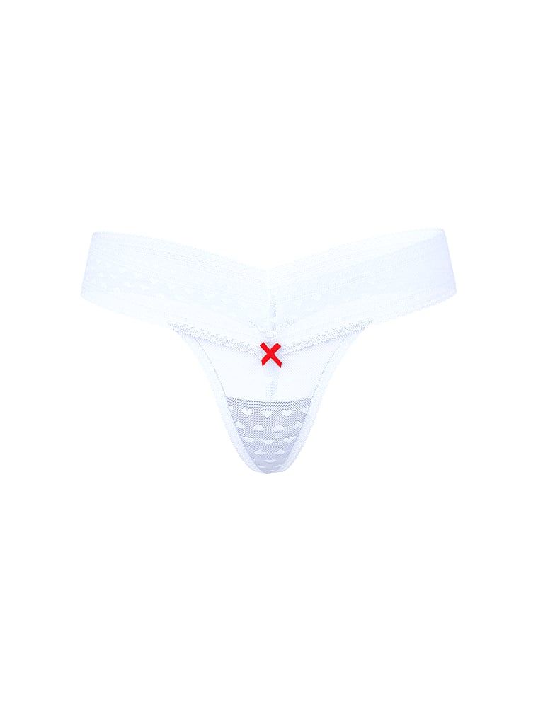 Síťované tanga s čipkou Heart Lace. Produkt je fialové barvy a pochází z kolekce Lacie.