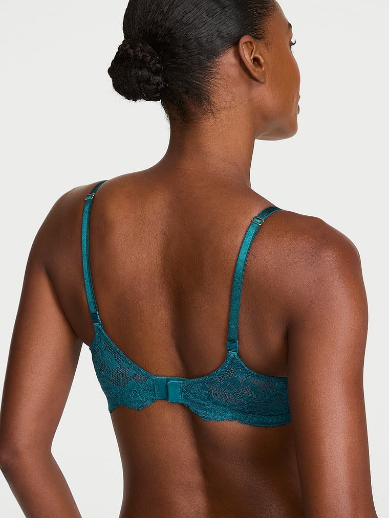 Mírně vycpávaná podprsenka s krajkou Lace Demi. Produkt je modré barvy a pochází z kolekce Dream Angels.