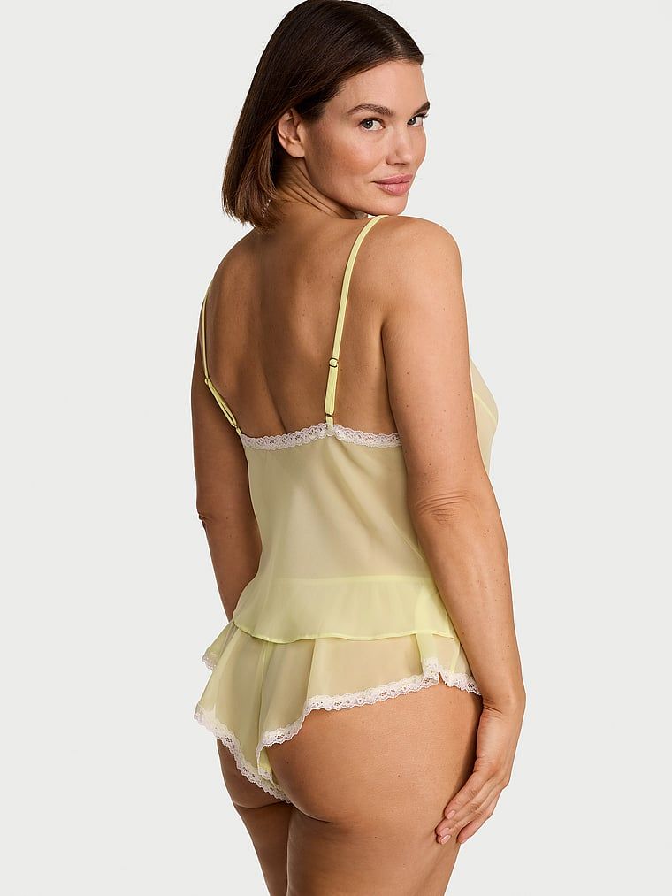 Šifonová spací souprava – top a kraťasy. Produkt je žluté barvy a pochází z kolekce Dream Angels.