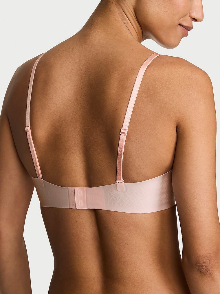 Uplift bezramínková push-up podprsenka. Produkt je růžové barvy a pochází z kolekce Victoria's Secret Bar.