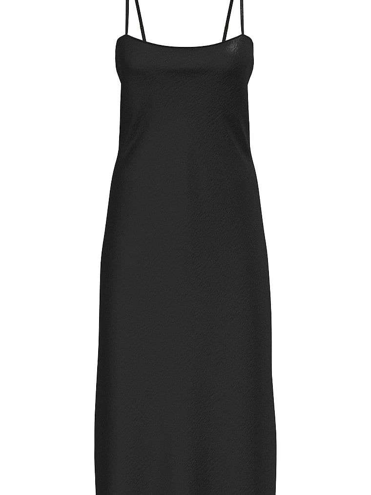 Dlouhé saténové maxi šaty Luxe. Produkt je černý a pochází z kolekce Victoria's Secret.