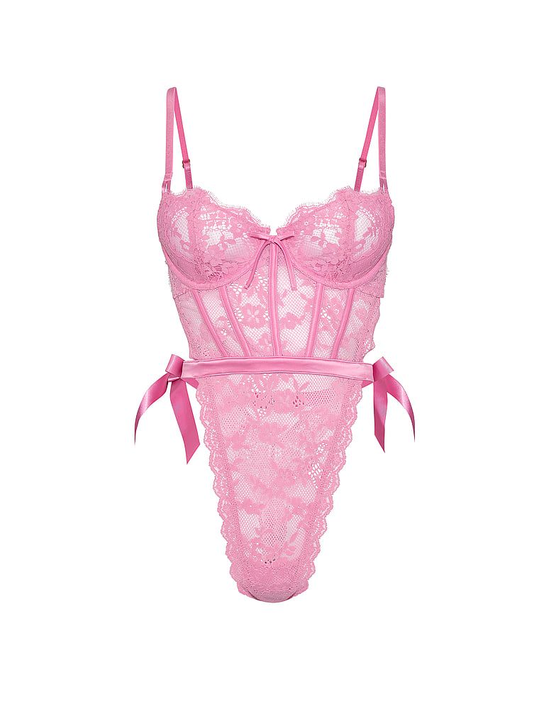 Skvělý krajkový overal. Produkt je růžové barvy a pochází z kolekce Dream Angels.