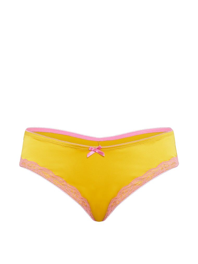 Satěnové kalhotky s krajkou Tease Cheeky. Produkt je žluté barvy a pochází z kolekce Victoria's Secret.