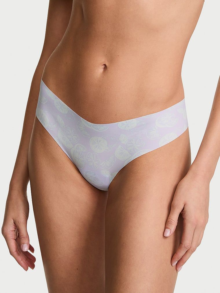 Tanga bez švů. Produkt je vzorovaný a pochází z kolekce No-Show.