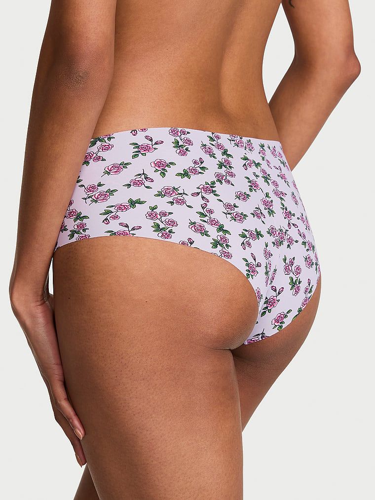Bezešvové kalhotky bez ukázek. Produkt má květinový vzor a pochází z kolekce No-Show.
