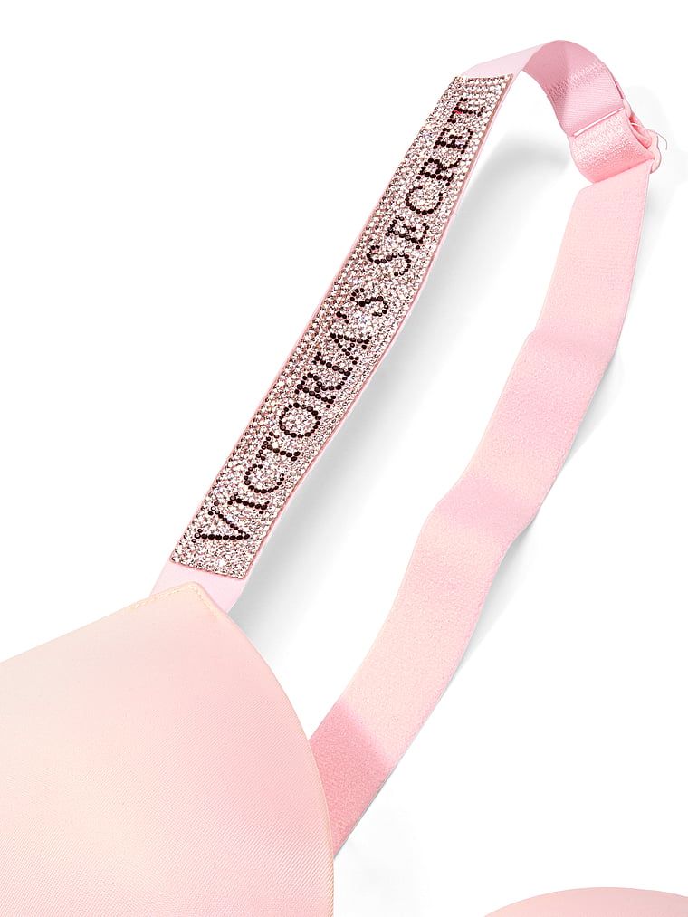 Mírně vycpaná podprsenka s lesklými ramínky Shine Strap Demi. Produkt je růžové barvy a pochází z kolekce Very Sexy.