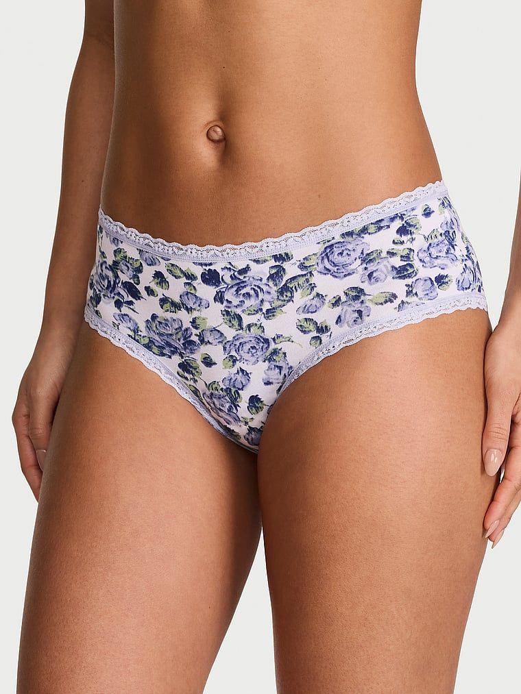 Bavlněné kalhotky s krajkou na okrajích Lace-Waist Cheeky. Produkt má květinový vzor a pochází z kolekce Lace Trim.