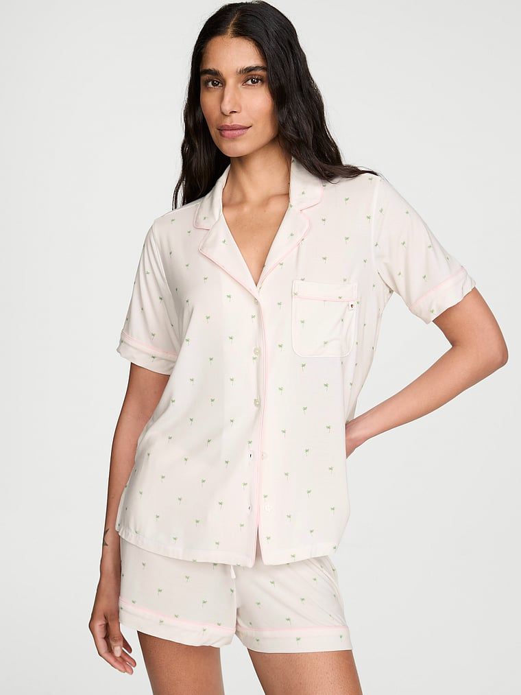 Modální pyžamo se SoSoft kraťasy. Produkt je vzorovaný a pochází z kolekce Victoria's Secret.