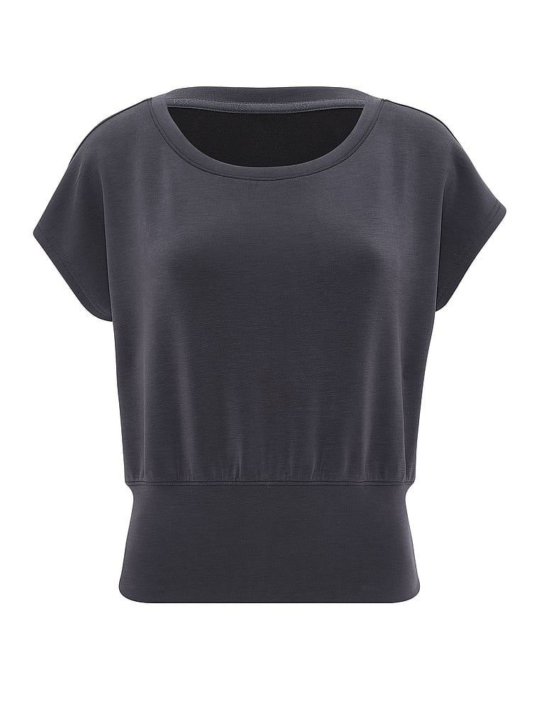 Krátký rukáv Featherweight Knit. Produkt je černý a pochází z kolekce VSX.
