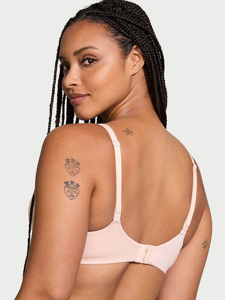 Hladká Demi mírně vyztužená podprsenka. Produkt je růžový a pochází z kolekce Body by Victoria.