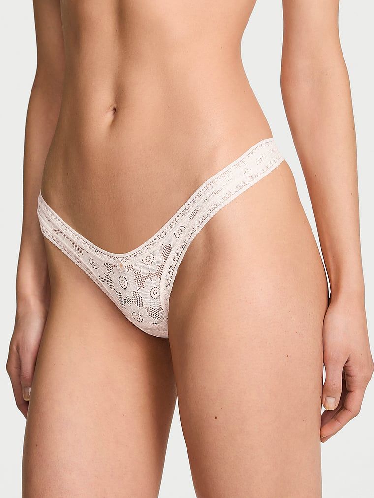 Ultra-Mini Scoop háčkované krajkové tanga. Produkt je bílé barvy a pochází z kolekce Lacie.