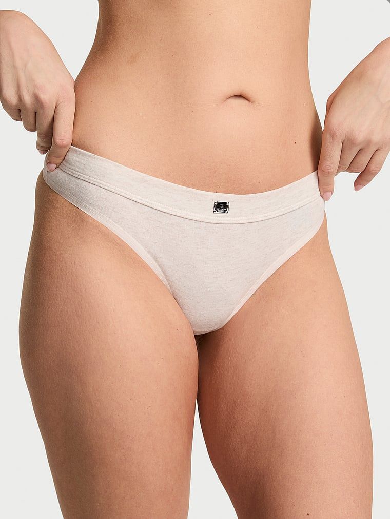 Bavlněná tanga s logem Hardware v pase. Produkt je béžový a pochází z kolekce Cotton.