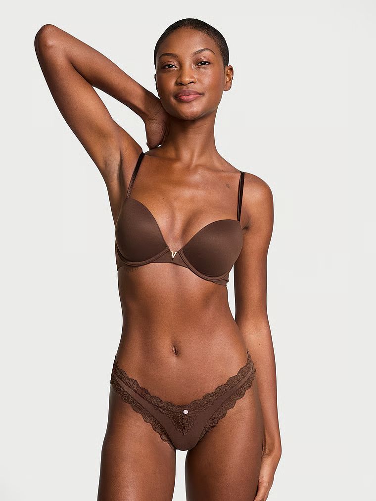 Brazilské kalhotky s krajkou Lace Trim Brazilian. Výrobek je hnědý a pochází z kolekce Dream Angels.