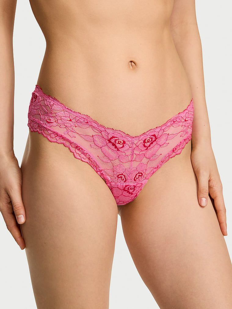Krajkové kalhotky s vysoko střiženými nohavičkami Rose Lace Cheeky. Produkt je vícebarevný a pochází z kolekce Very Sexy.