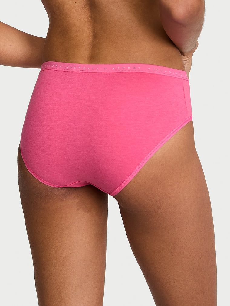 Bavlněné kalhotky hiphugger. Produkt je růžové barvy a pochází z kolekce Victoria's Secret.