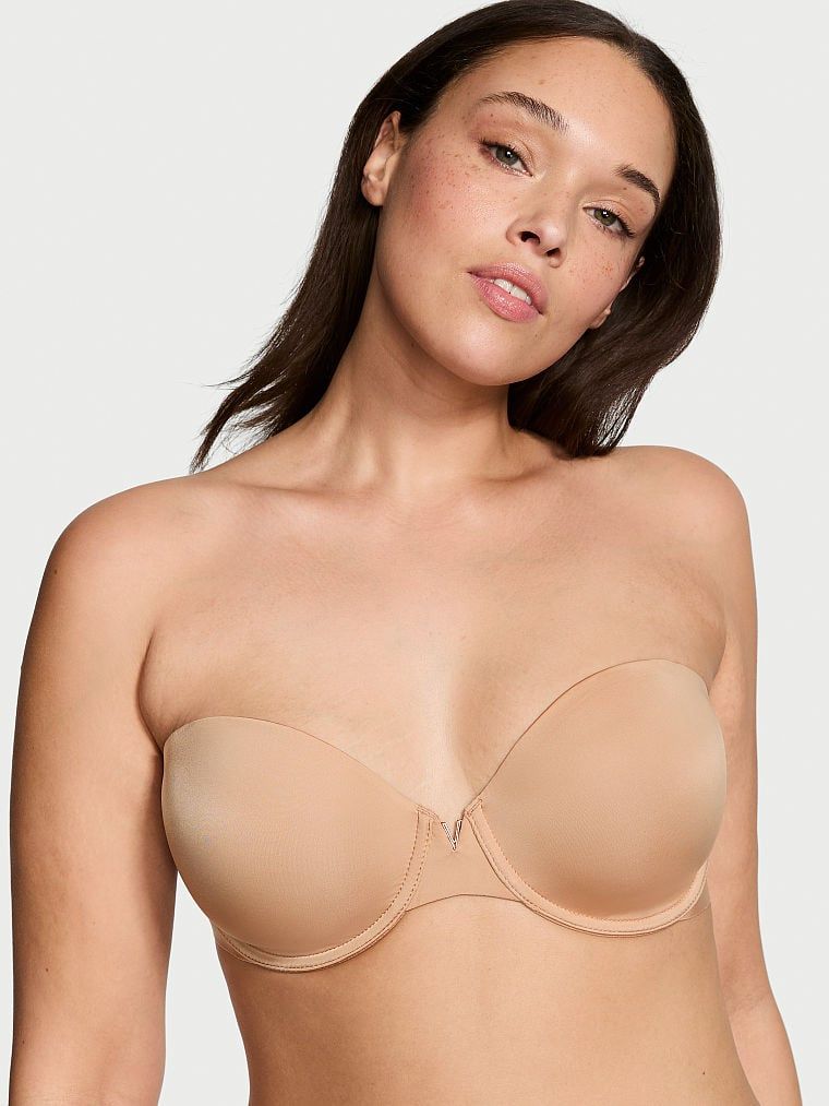 Mírně vyztužená podprsenka bez ramínek. Produkt je béžový a pochází z kolekce Victoria's Secret Bare.
