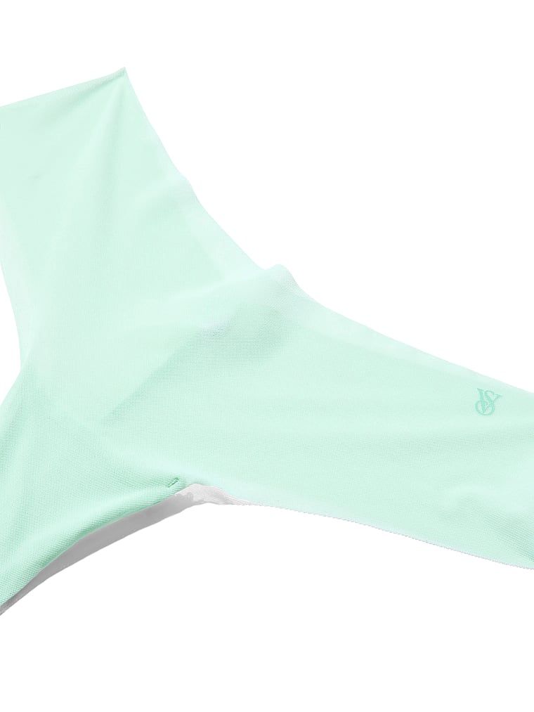 Tanga z pletiva bez ukázek. Produkt je zelené barvy a pochází z kolekce No-Show.
