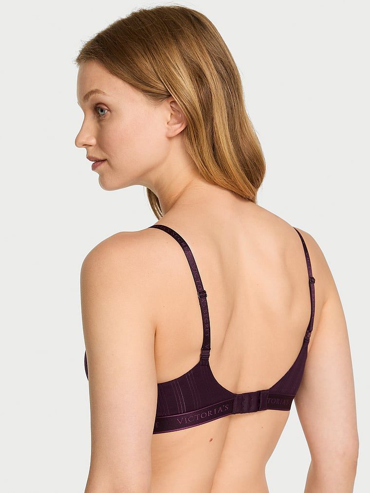 Mírně vyztužená podprsenka bez kostic, vyrobená z modalu Ultra-Fine. Produkt je fialový a pochází z kolekce Body by Victoria.