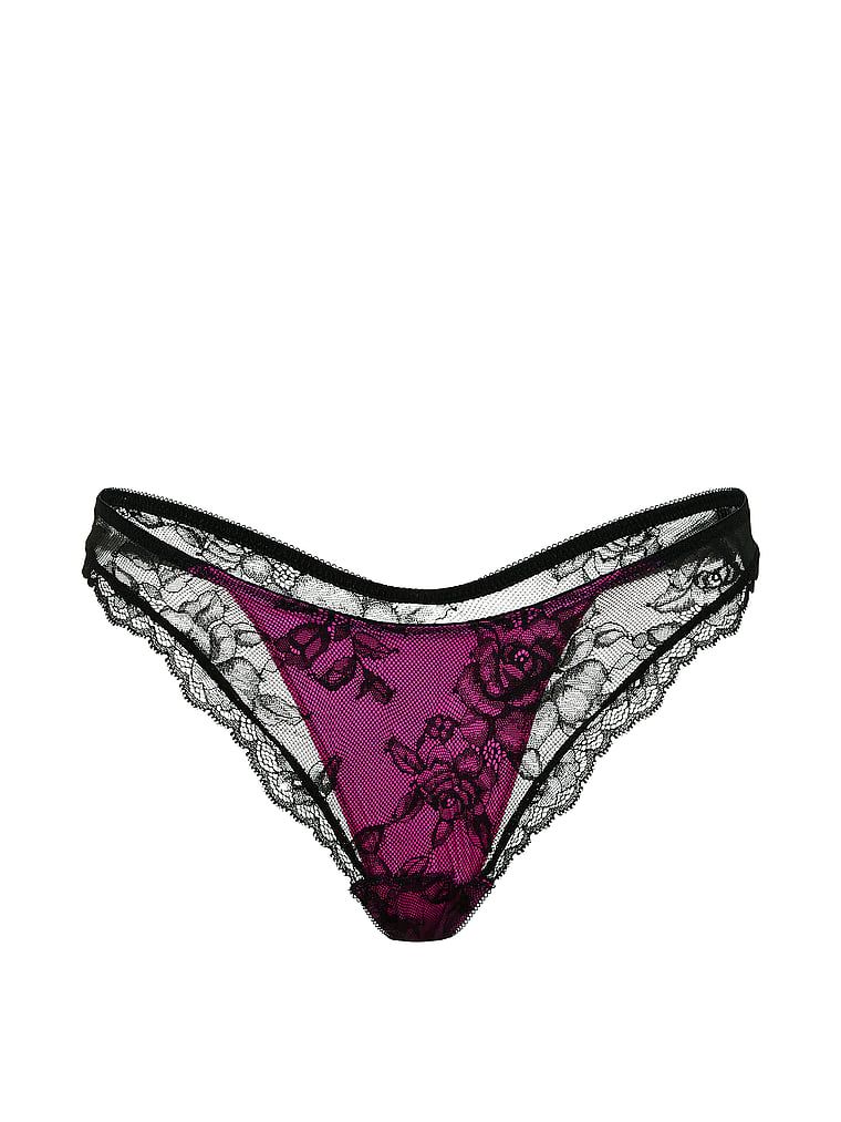 Krajkový překrytý tvar tanga. Produkt je růžové barvy a pochází z kolekce Very Sexy.