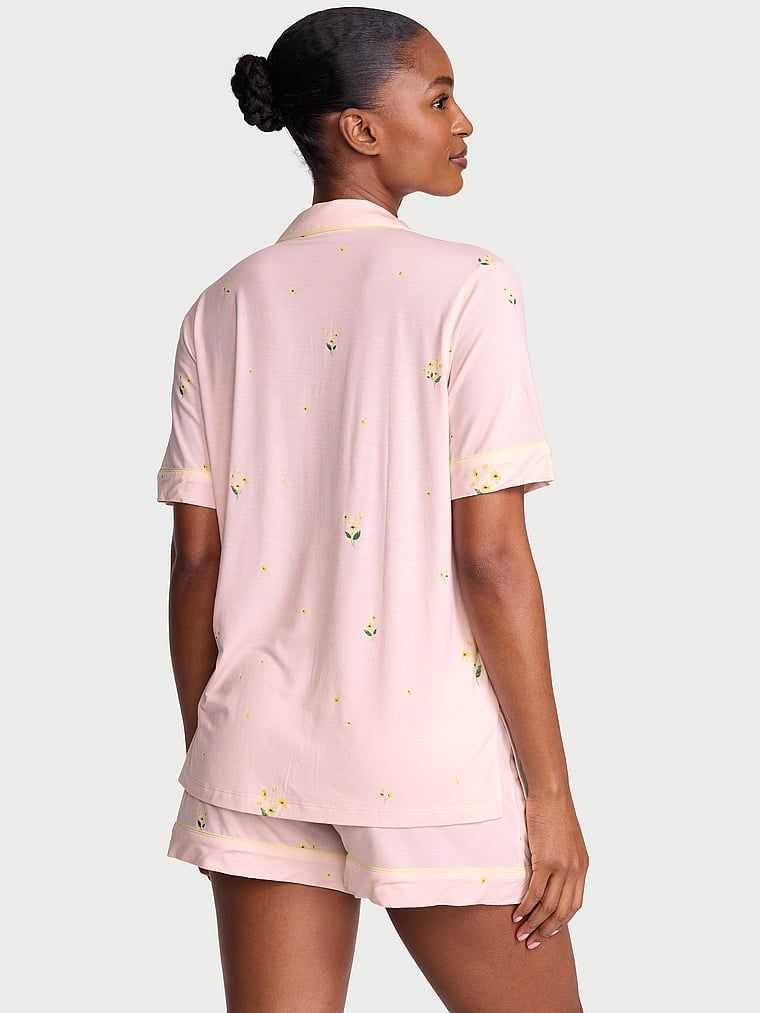 Modální pyžamo se SoSoft kraťasy. Produkt má květinový vzor a pochází z kolekce Victoria's Secret.