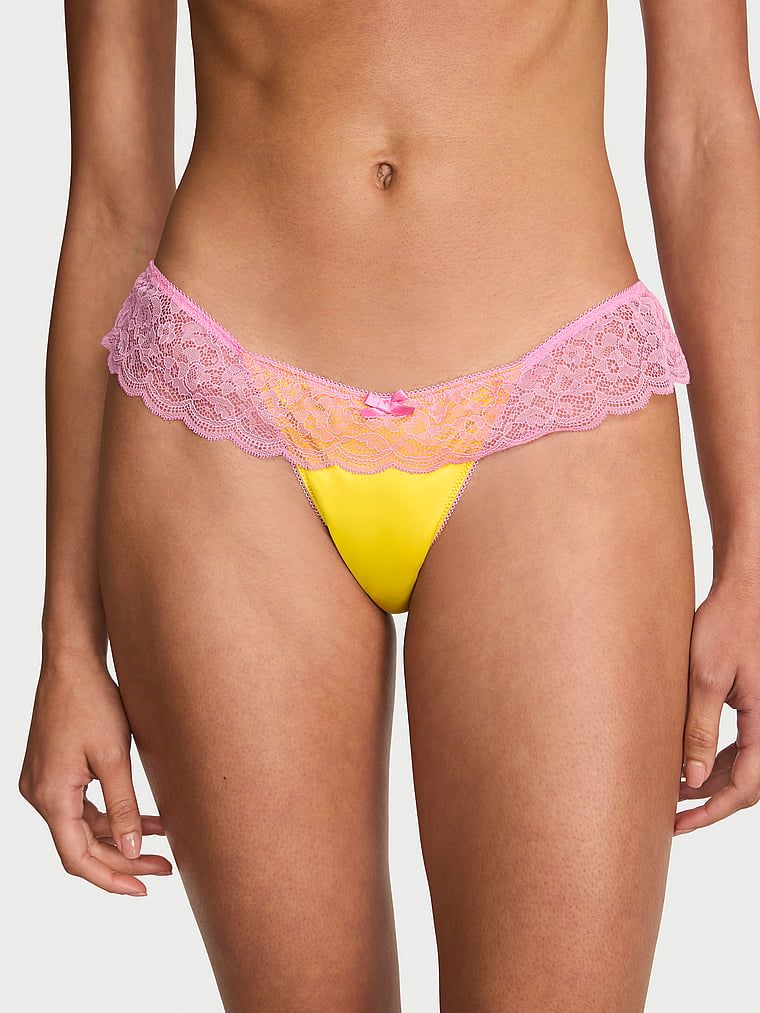 Victoria's Secret Saténová tanga Tease s krajkovým lemem a krátkou sukýnkou