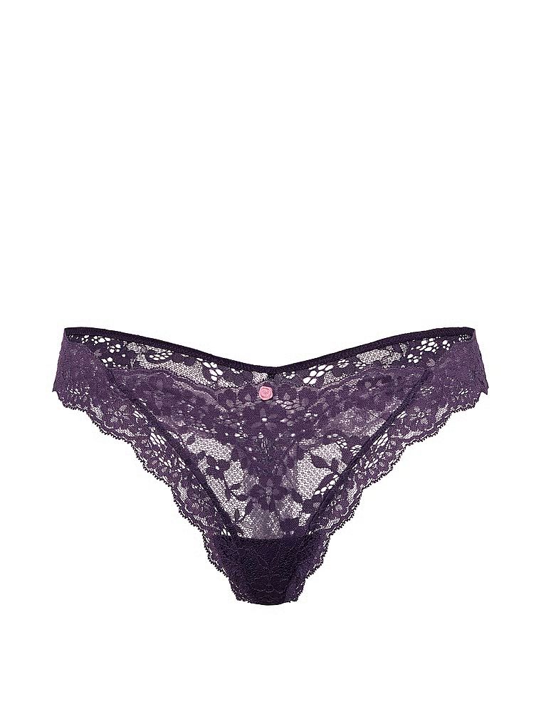 Krajkové krajkové tanga. Produkt je fialové barvy a pochází z kolekce Dream Angels.