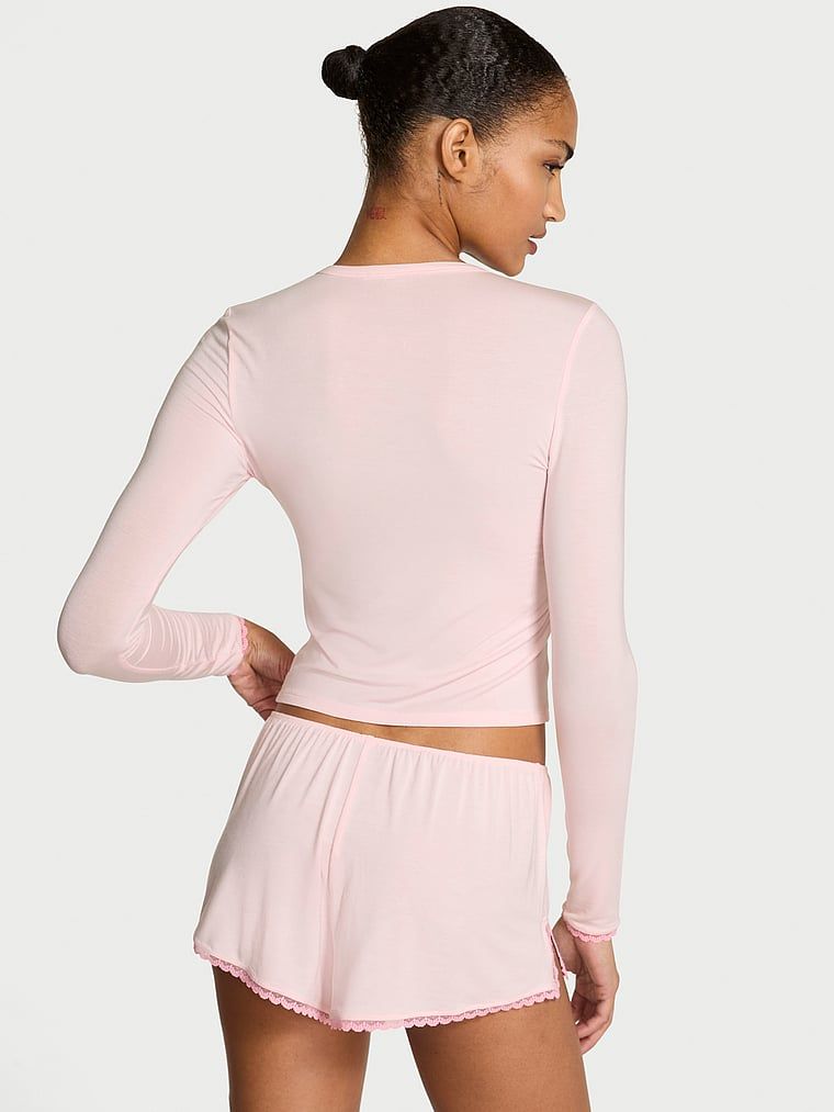 Modální spací sada – Bowie halenka a kraťasy. Produkt je růžové barvy a pochází z kolekce Victoria's Secret.