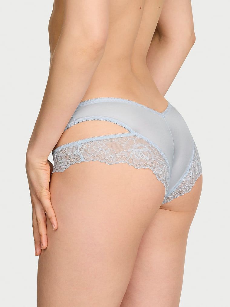 Krajkové kalhotky s výřezy po stranách Cut-Out Cheeky. Produkt je modré barvy a pochází z kolekce Very Sexy.