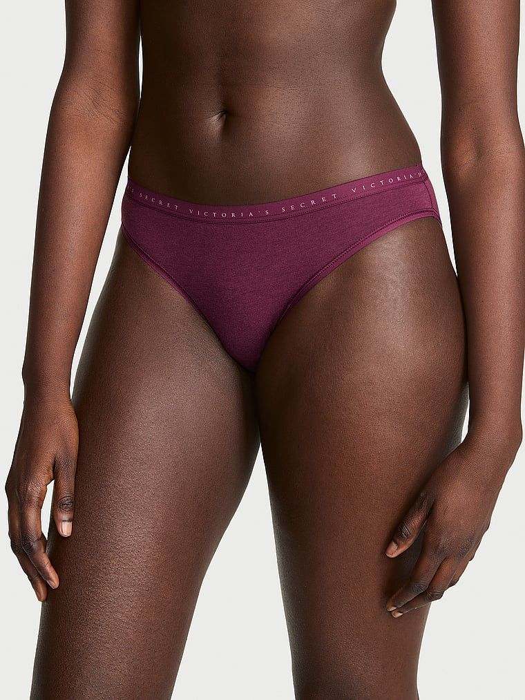 Bavlněné kalhotky v bikinách. Produkt je růžové barvy a pochází z kolekce Victoria's Secret.
