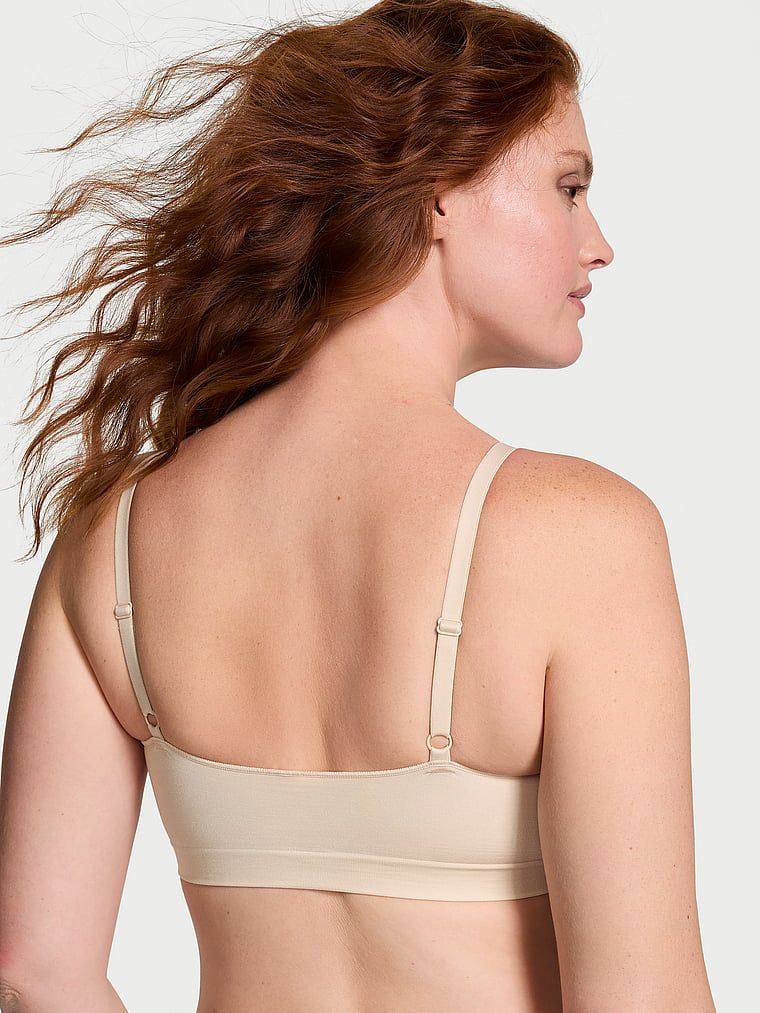 Tvarovací prádlo od Victoria tvarující bralette. Produkt je béžový a pochází z kolekce Victoria's Secret.