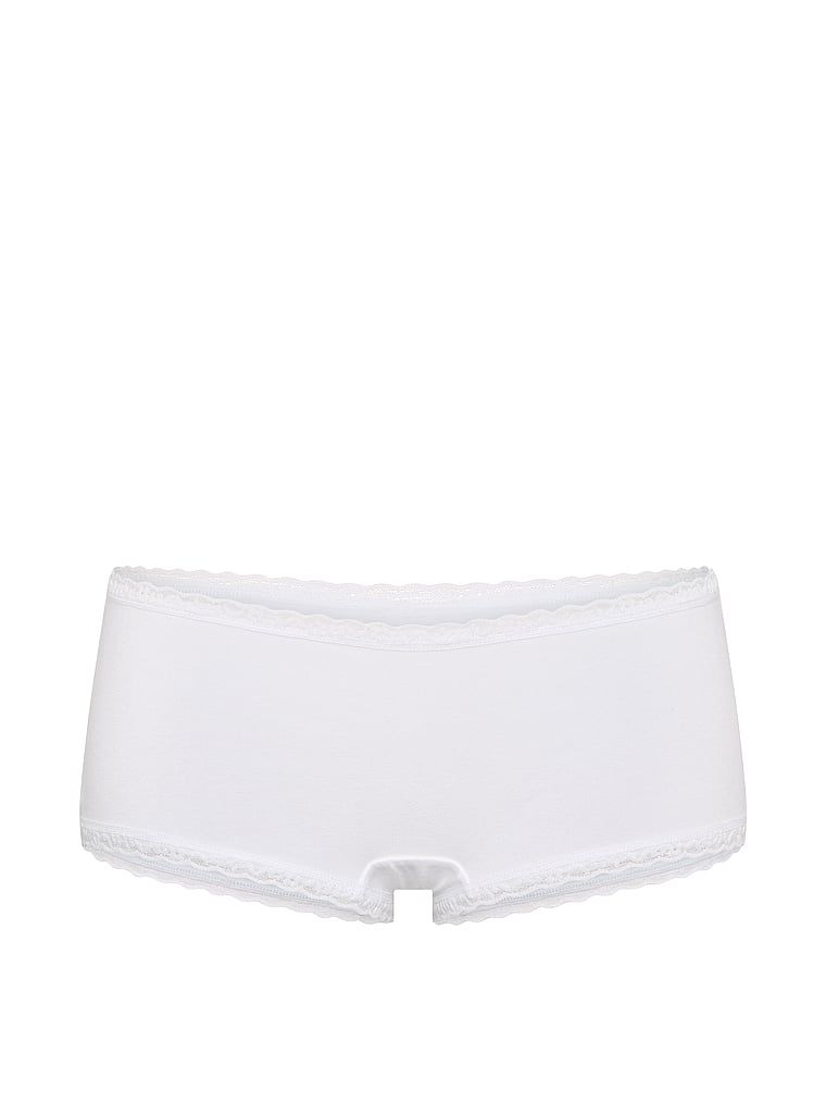 Bavlněné kraťasy s krajkou na okrajích, krajkové šortky s lemováním Boyshort. Produkt je bílé barvy a pochází z kolekce Lace Trim.