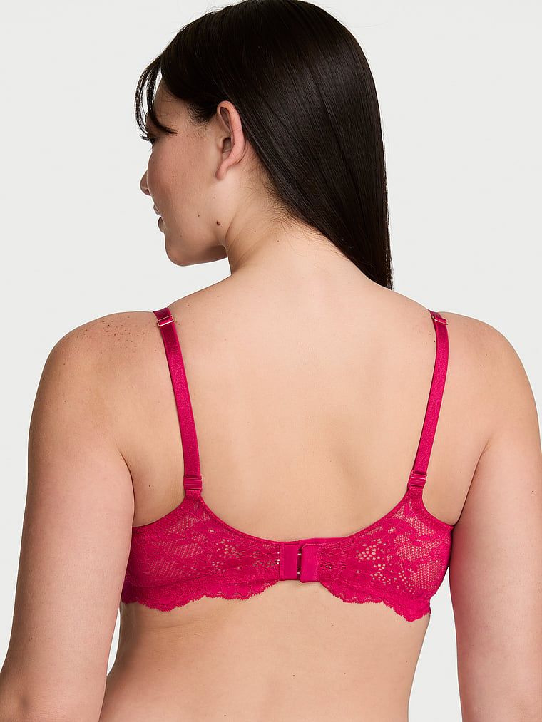 Mírně polstrovaná krajková podprsenka Classic Demi. Produkt je růžové barvy a pochází z kolekce Dream Angels.