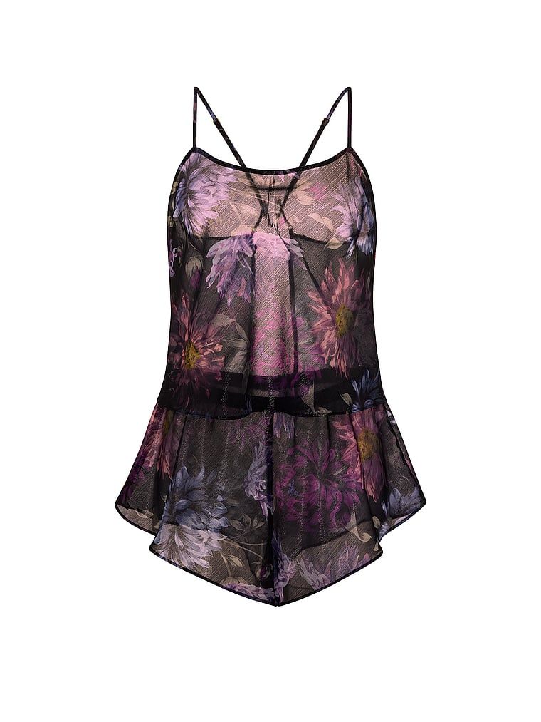 Sada z šifonu – top a kraťasy Midnight Dahlias. Produkt je květinové barvy a pochází z kolekce Victoria's Secret.