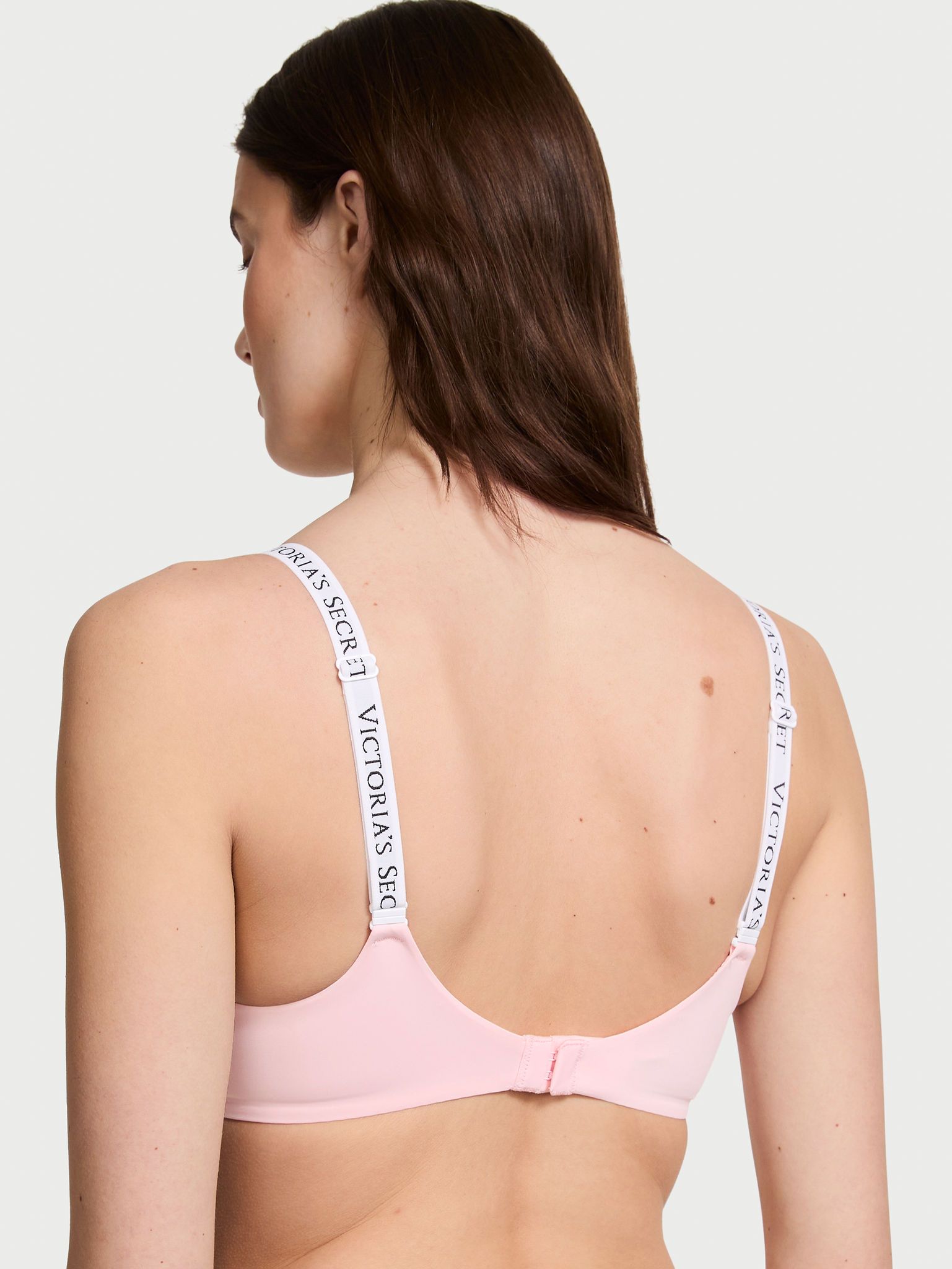Push-up podprsenka Perfect Shape. Produkt je růžový a pochází z kolekce triček.