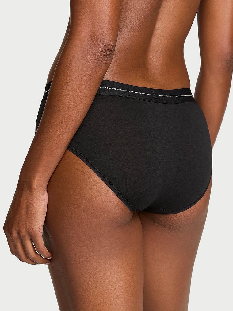 Shin Logo Hiphugger bavlněné kalhotky. Produkt je černý a pochází z kolekce Cotton.