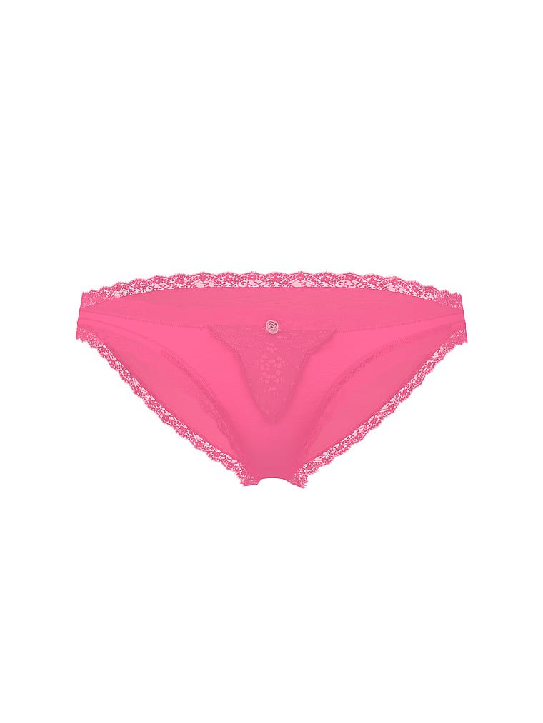 Krajkové kalhotky na okrajích bikin s krajkovým lemem. Produkt je růžové barvy a pochází z kolekce Dream Angels.