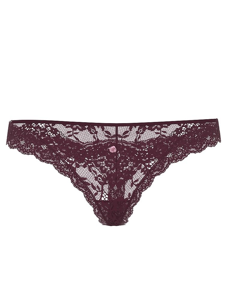 Krajková krajková tanga. Výrobek má fialovou barvu a pochází z kolekce Dream Angels.